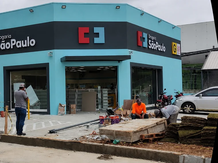 Drogaria São Paulo em acabamento, obra executada pela Zgrada Engenharia